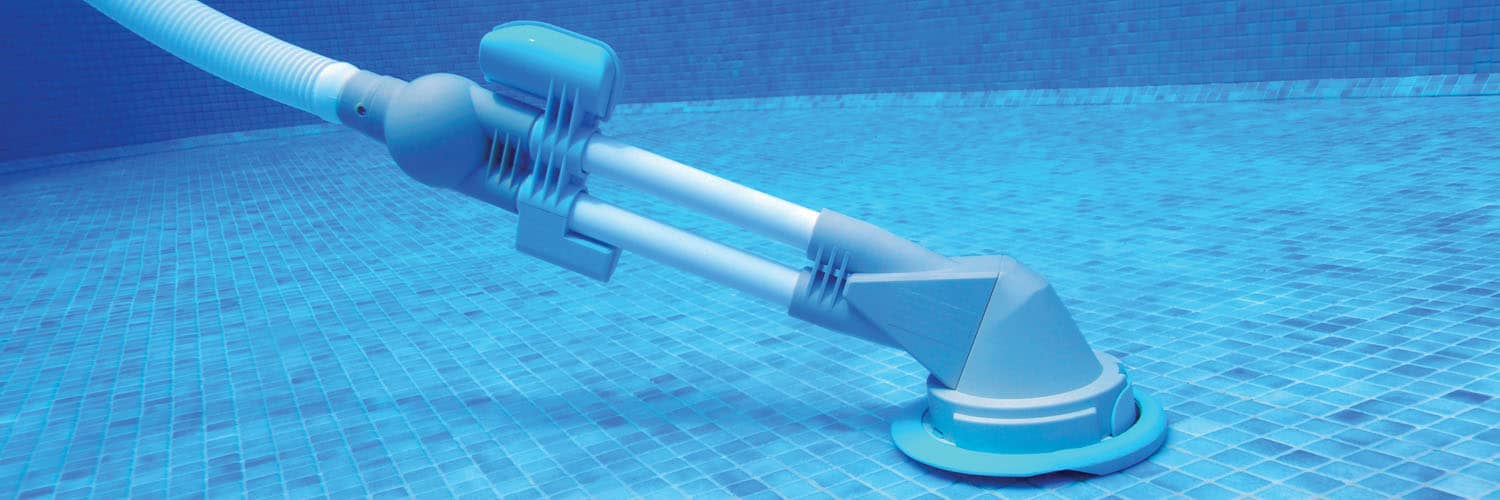 swimming pool cleaning